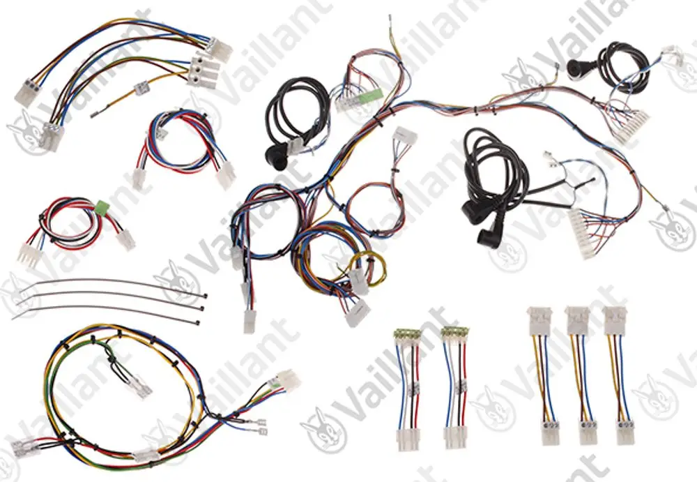 Verschiedene Kabel und Steckverbindungen von Vaillant, die für die elektrische Verbindung und Steuerung von Heizungs- und Klimaanlagen verwendet werden.